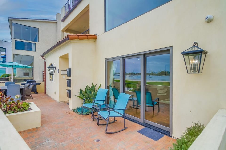 Patio, Balcony/Terrace, Seating area