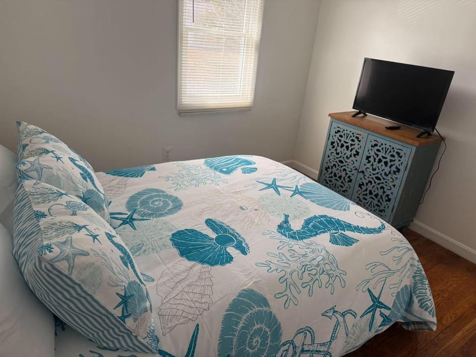 Hyannis Hideaway in Cape Cod House in Centerville