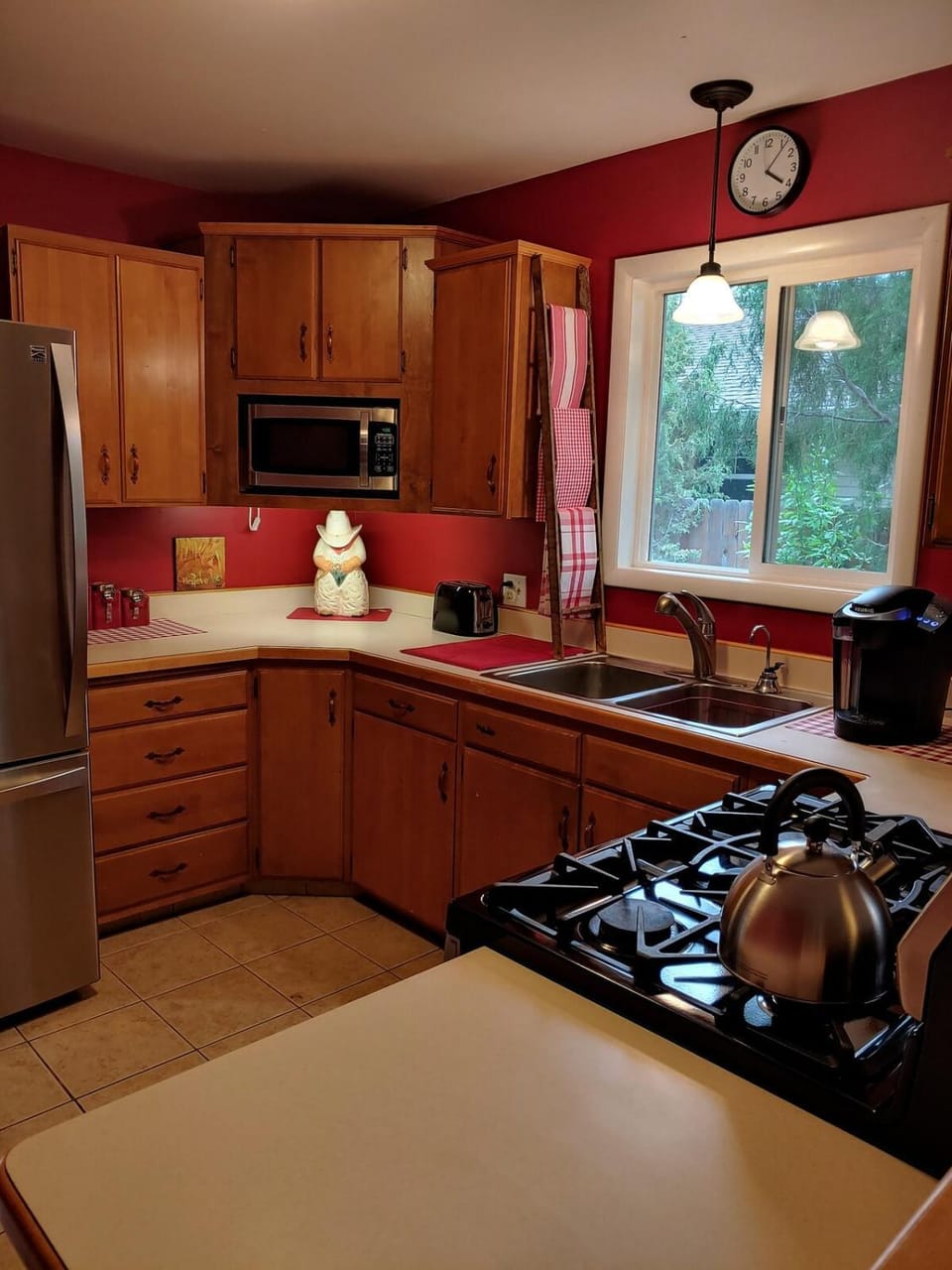 Kitchen or kitchenette, oven, stove, toaster