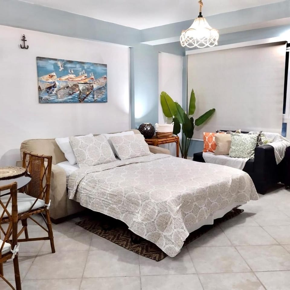 Bed, Living room