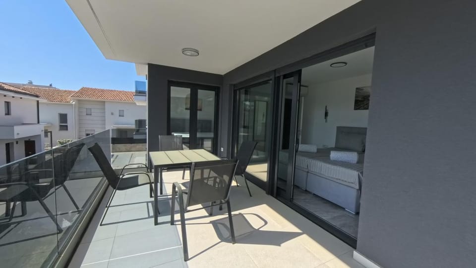 Day, Balcony/Terrace, Seating area