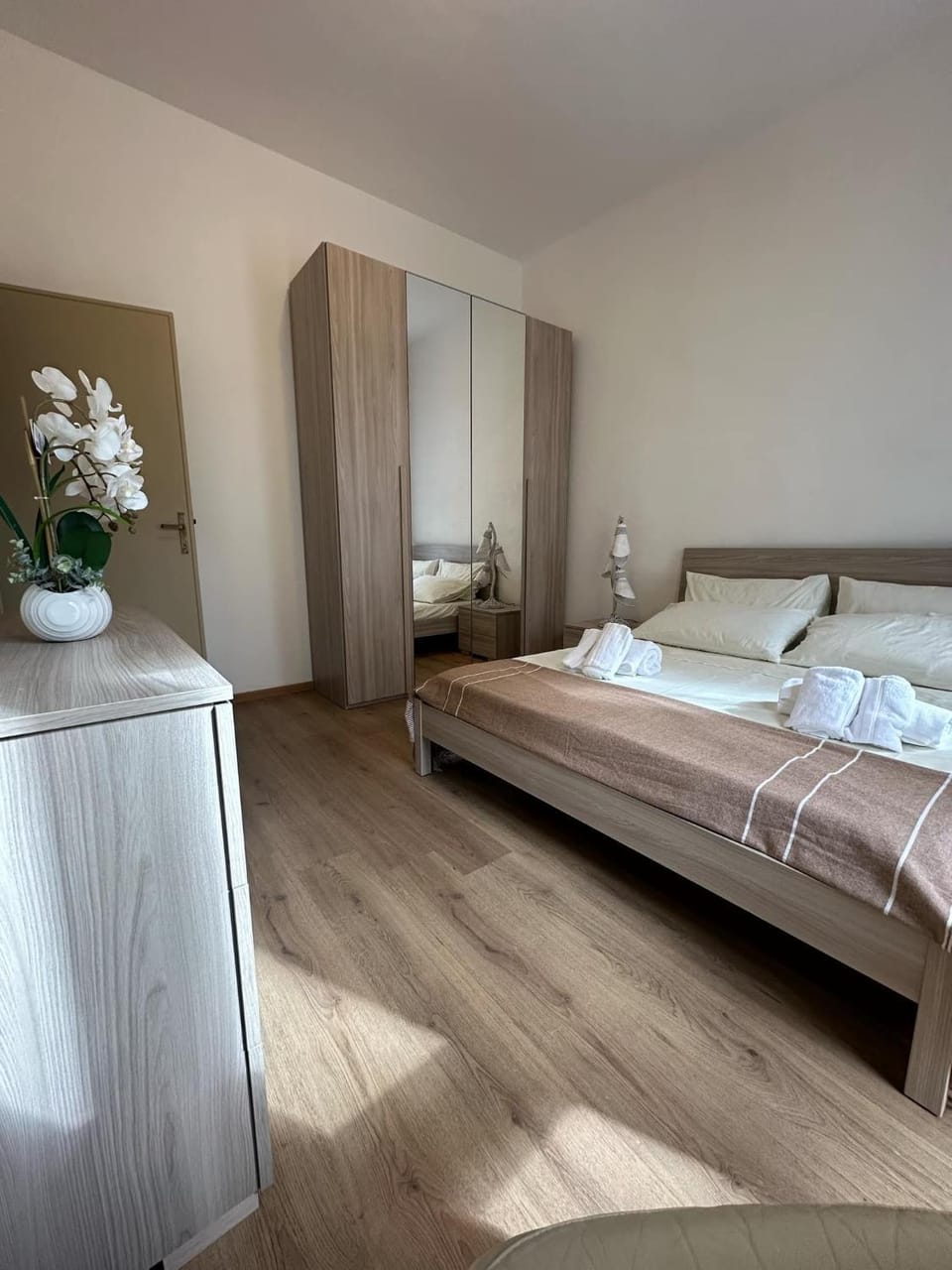 Bed, Bedroom, wardrobe