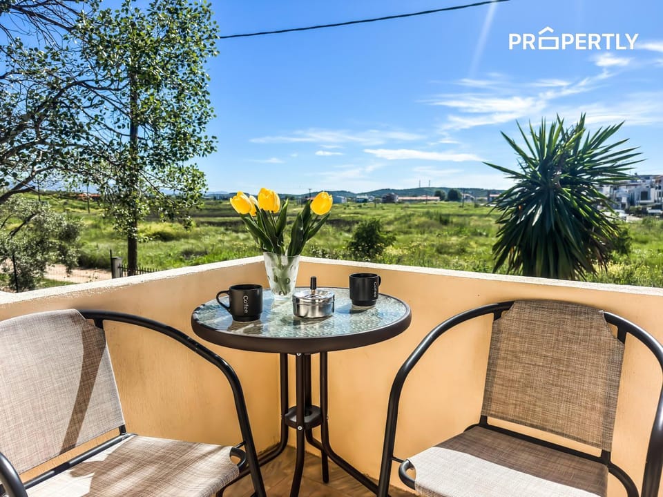 Natural landscape, View (from property/room), Balcony/Terrace