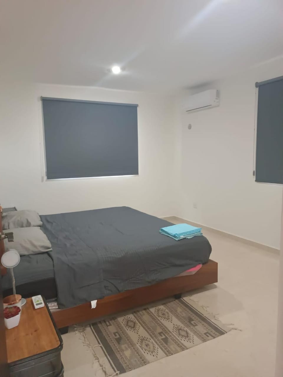 Bed, Photo of the whole room, Bedroom, air conditioner