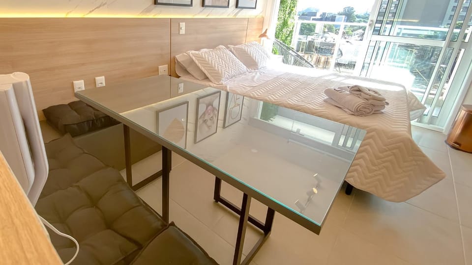Seating area, Dining area, Bedroom