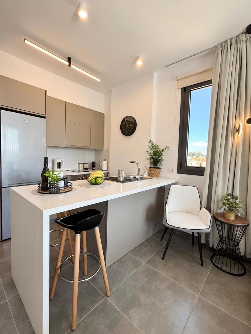 Stay and Chill -Luxury Studio with Pool and Sauna in Kato Paphos Apartment in Yeroskipou