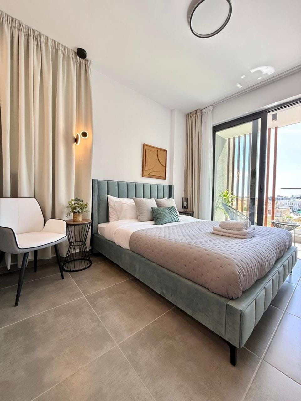 Stay and Chill -Luxury Studio with Pool and Sauna in Kato Paphos Apartment in Yeroskipou