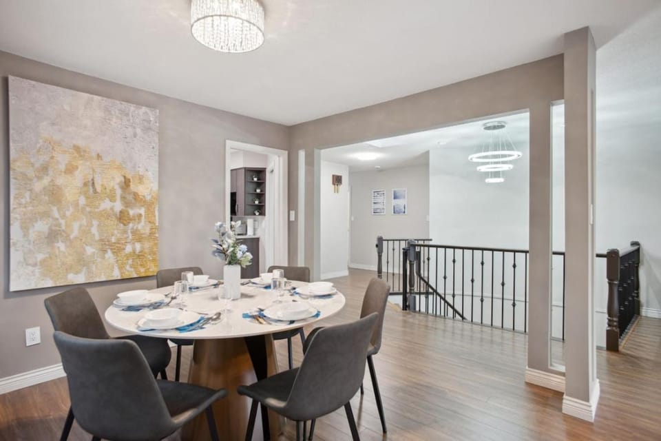 Seating area, Dining area