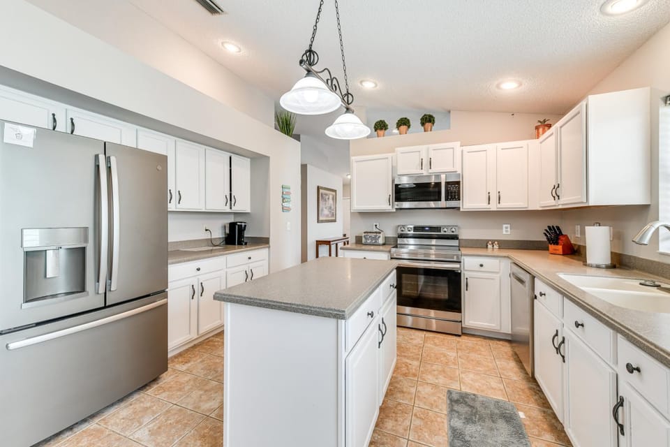 Welcome to Shangri-La Resort: Home w/ Pool! House in Bradenton