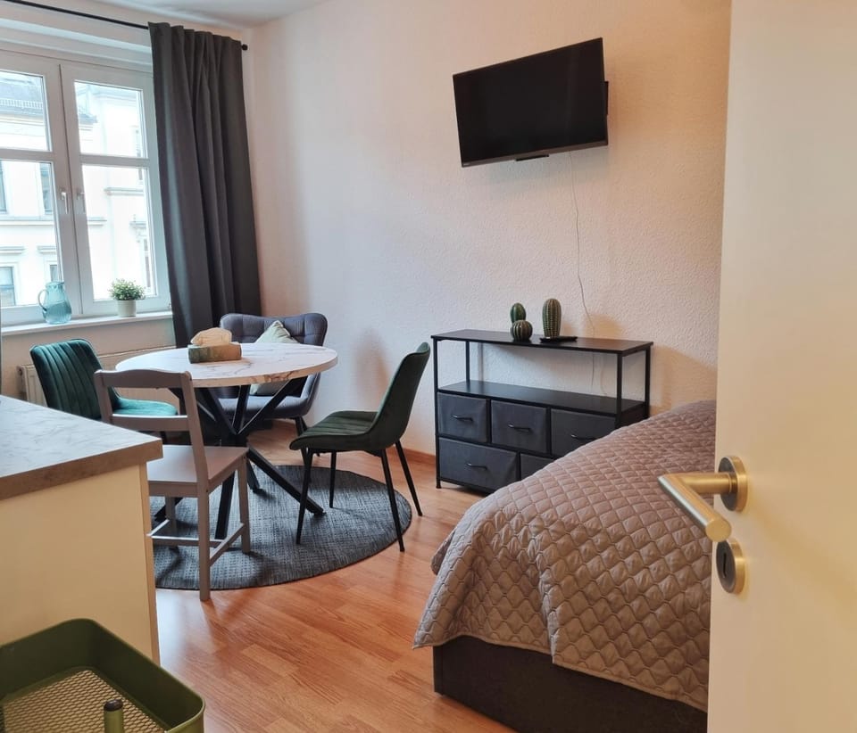 Living room, Dining area, Bedroom