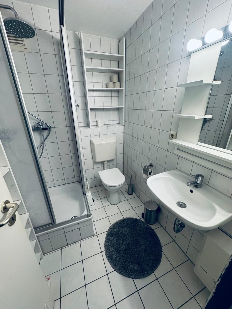 Toilet, Bathroom, towels
