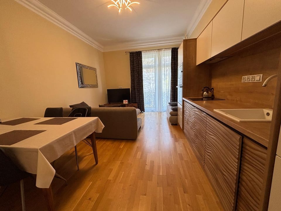 Kitchen or kitchenette, Photo of the whole room