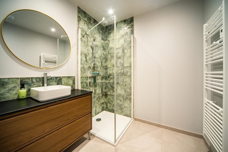 Shower, Bathroom