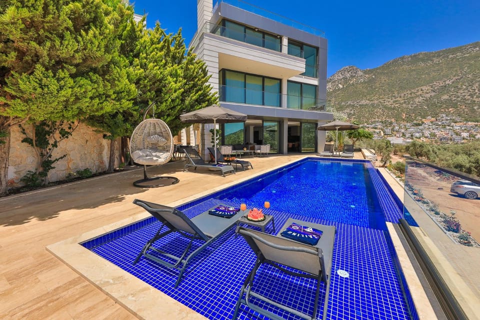 Property building, Patio, Swimming pool