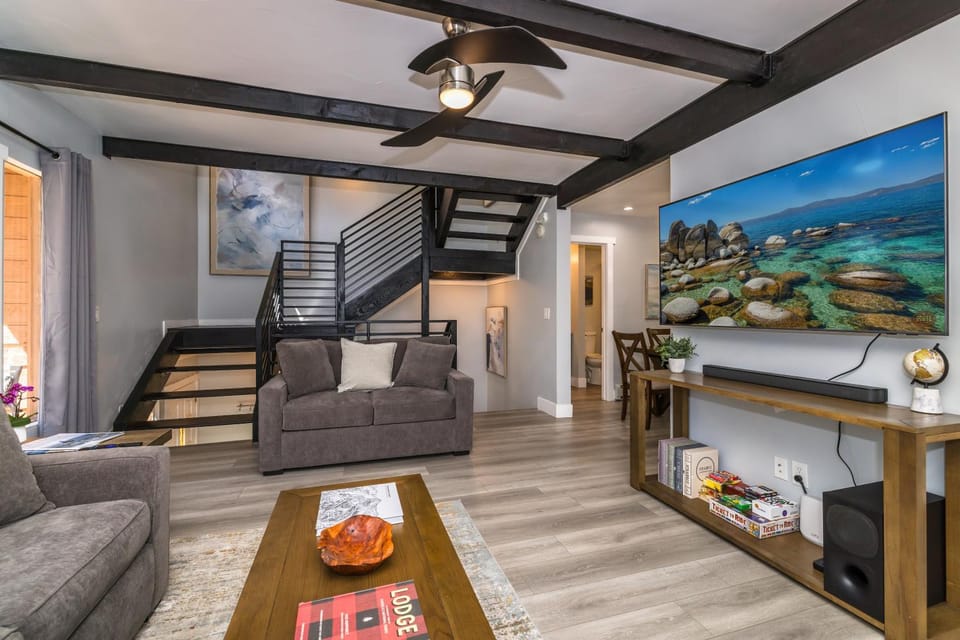 TV and multimedia, Living room, Seating area