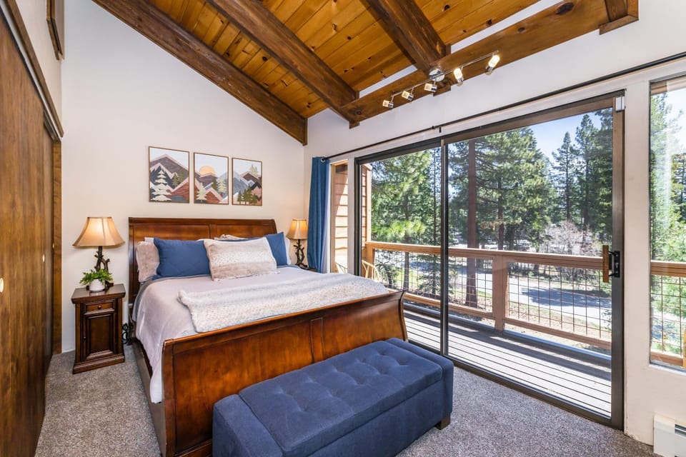 Bed, View (from property/room), Balcony/Terrace, Bedroom