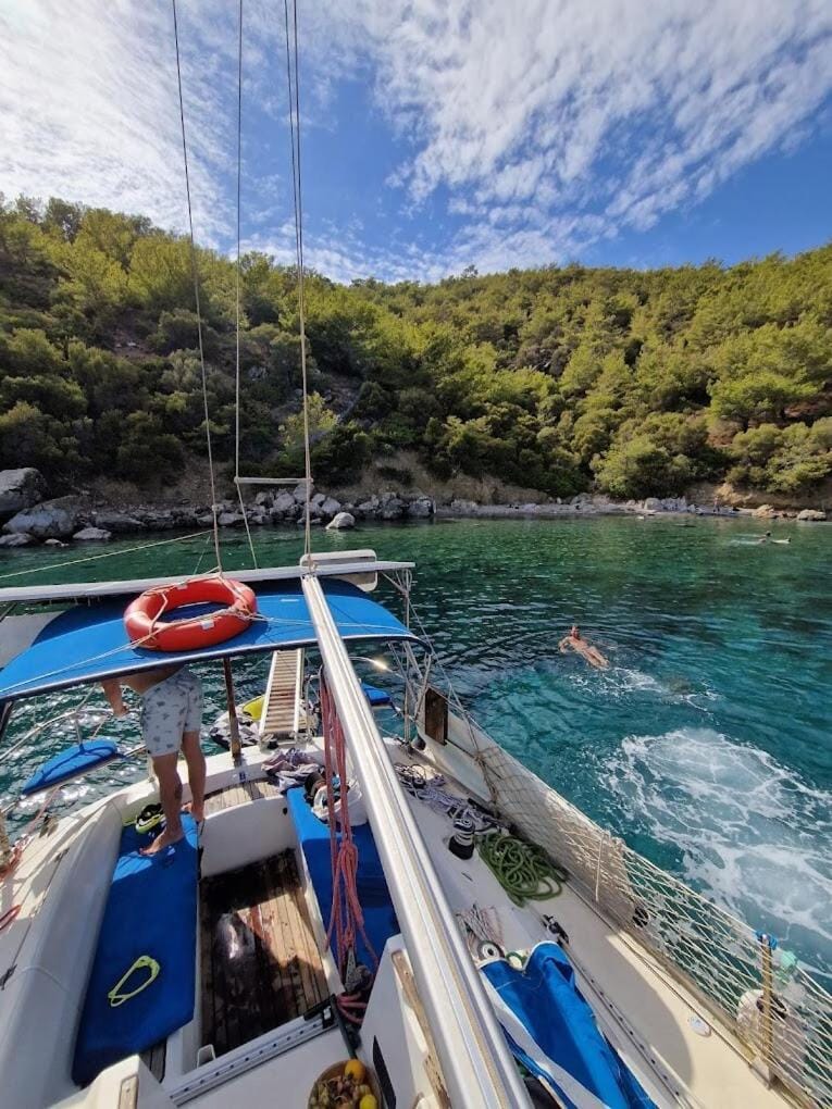 2-cottage yacht with 2 showers Docked boat in Muğla Province
