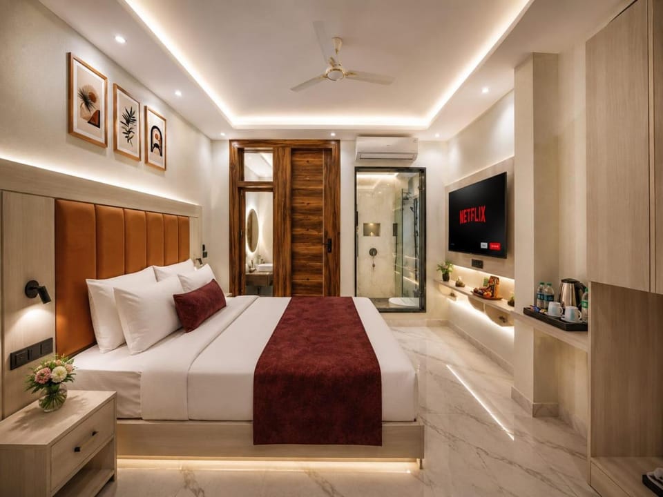 Communal lounge/ TV room, Bed, Living room, Bedroom, towels, wardrobe