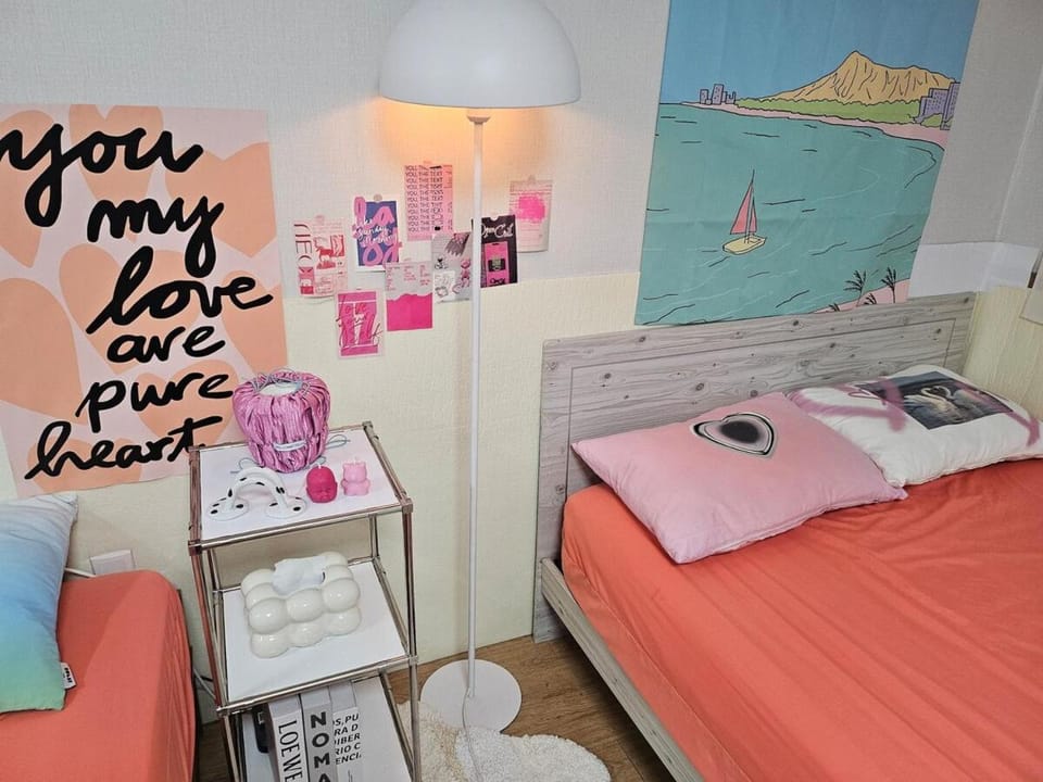 3 minutes walk from Seoul Station, arrive at Incheon Airport Railway AREX at once, B1F,Breakfast provided for more than 5 nights Apartment in Seoul