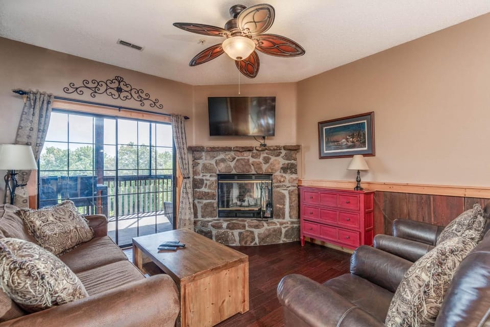 1BR Village At Indian Point 902 near SDC Free Tickets Daily up to 500 Value House in Indian Point