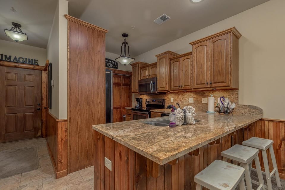 1BR Village At Indian Point 503 near SDC Free Tickets Daily up to 500 House in Indian Point