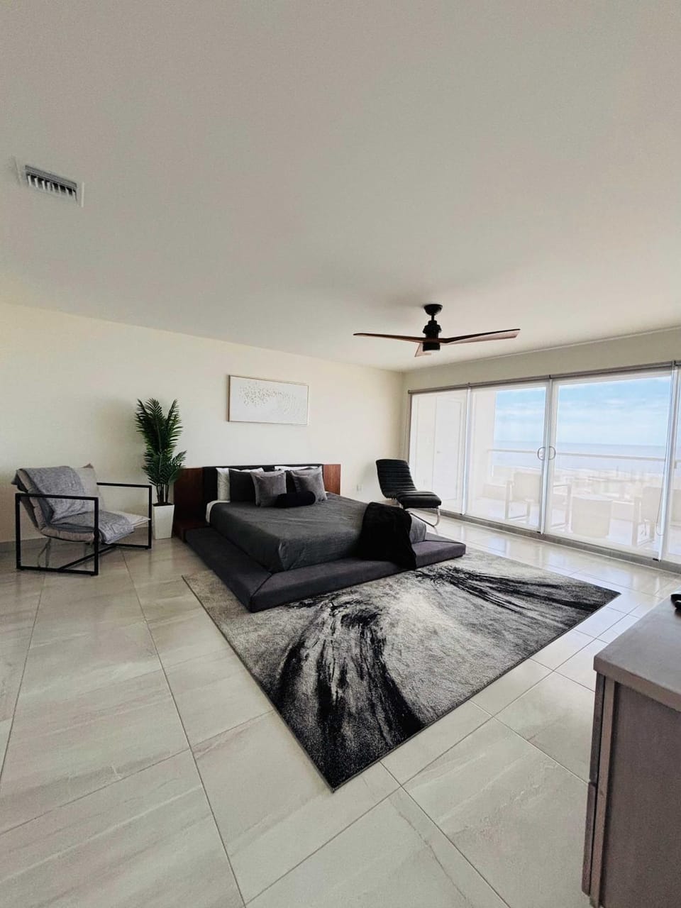 Beachfront Apartment with 3 BR 2 BA with pool Apartment in Rosarito