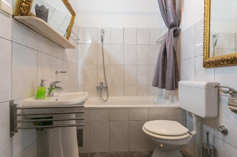 Bathroom, Bath