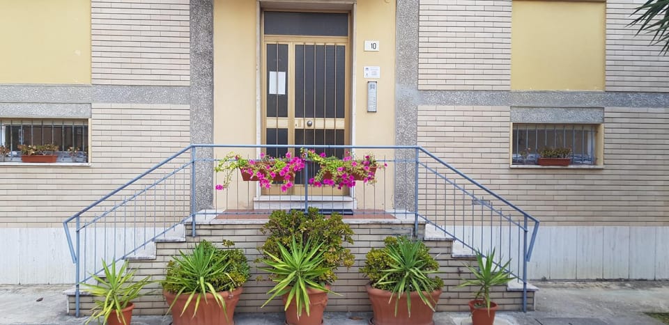 Property building, Facade/entrance