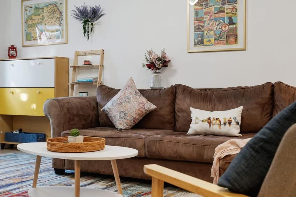 Beach Block 2-Bed with Coastal Palm Trees and Yard Apartment in Pacifica