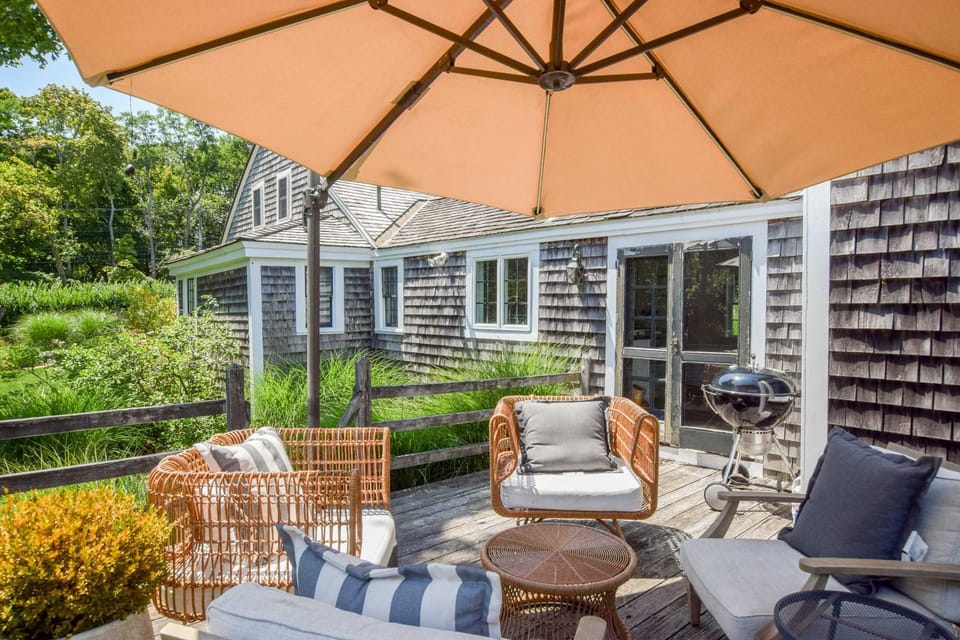 Renovated Cozy Cabin 5 Min to Beach Cabin in West Barnstable