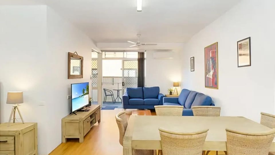 Coasters 2 - steps away from downtown Sawtell Motel in Middle Arm