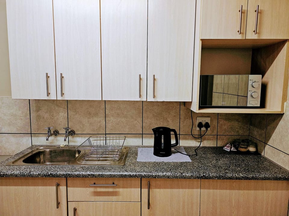 Cheerful 2-Bedroom Holiday Home Apartment in North West, South Africa