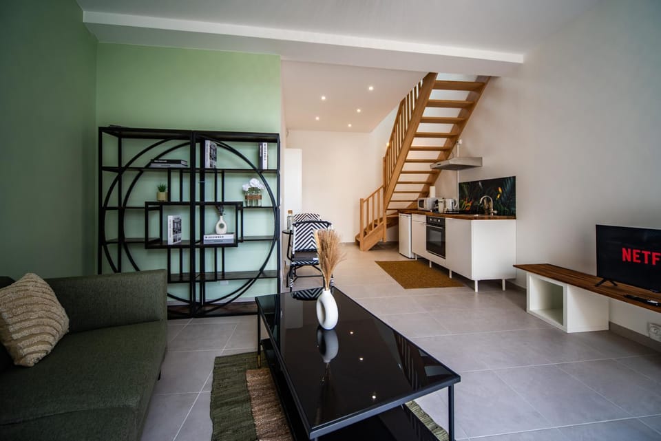 Communal lounge/ TV room, TV and multimedia, Living room, Seating area