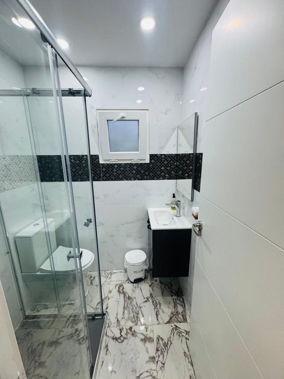 Shower, Bathroom, towels