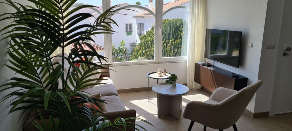 Coffee/tea facilities, Kitchen or kitchenette, Food and drinks, oven, stove, toaster