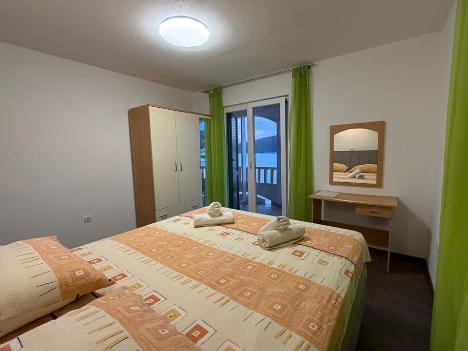 Bed, Bedroom, wardrobe