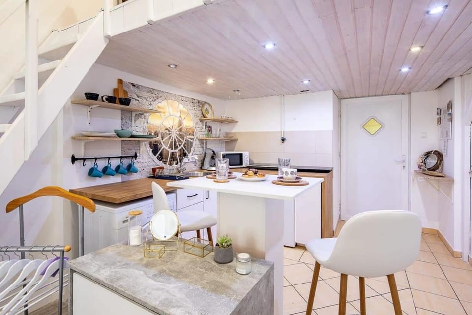 Charming Cozy Downtown Heaven for 2 Apartment in Budapest