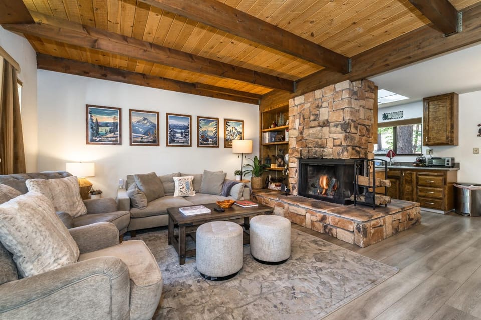 Living room, Seating area, fireplace, pet friendly