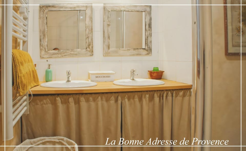 La Bonne Adresse - Gite ZENITUDE House in Provence-Alpes-Côte d'Azur