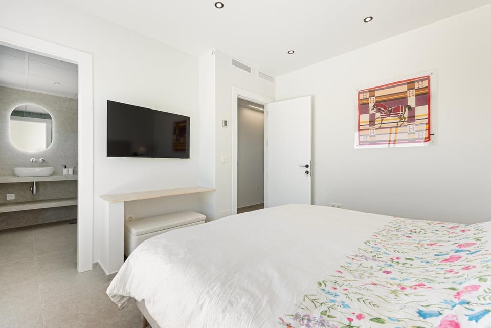 Living room, Bedroom