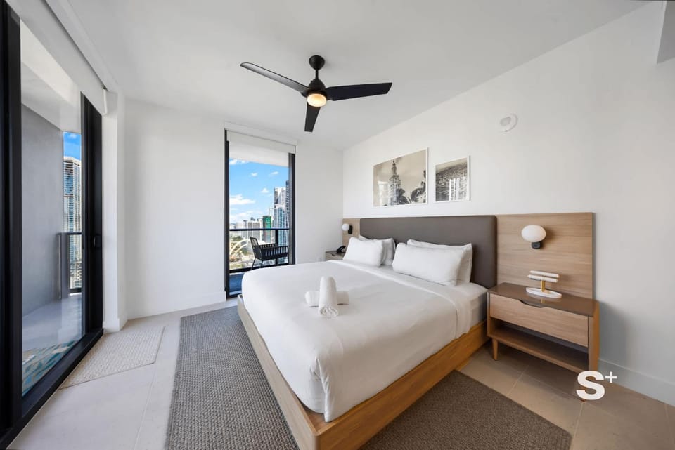 2-BD Condo in DTW Miami - City Views Apartment in Miami