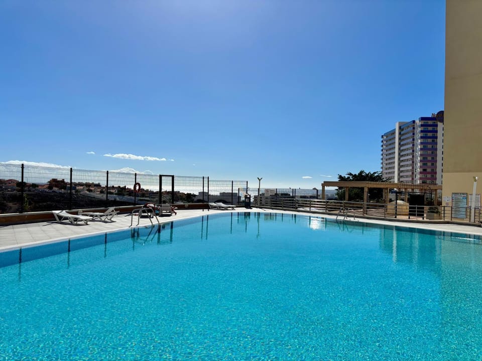 Pool view, Swimming pool, sunbed
