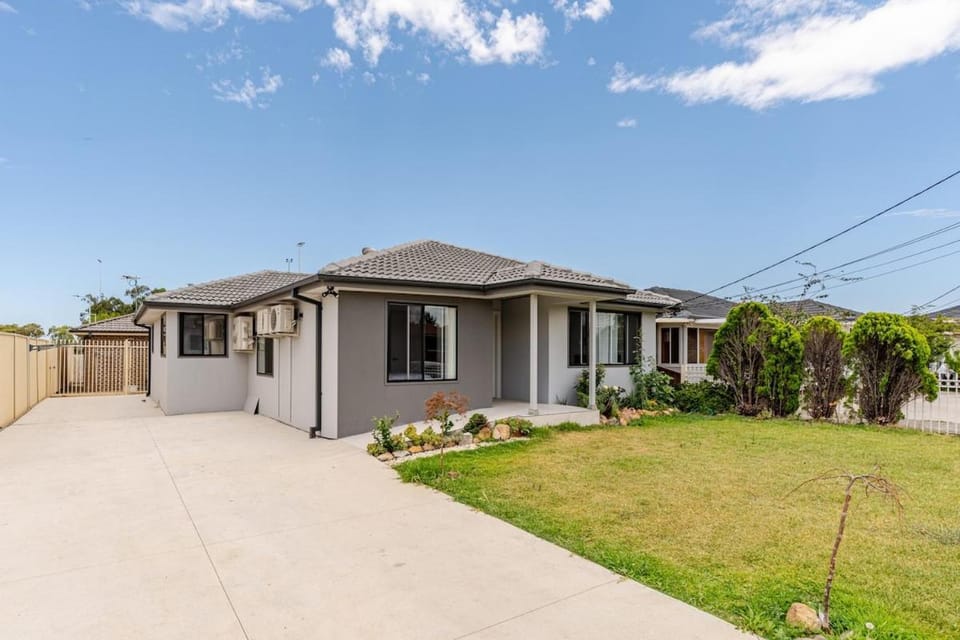 Brand new fully accessible 5 bedroom house House in Sydney