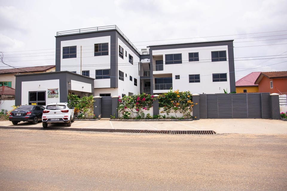 Property building, Day, Street view