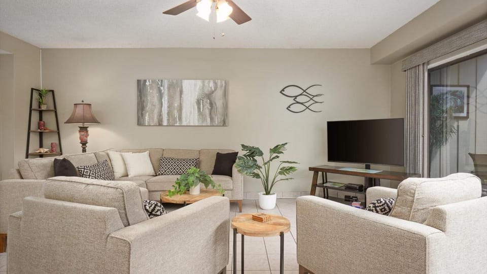 Hale Lopaka at Kona Plaza House in Holualoa