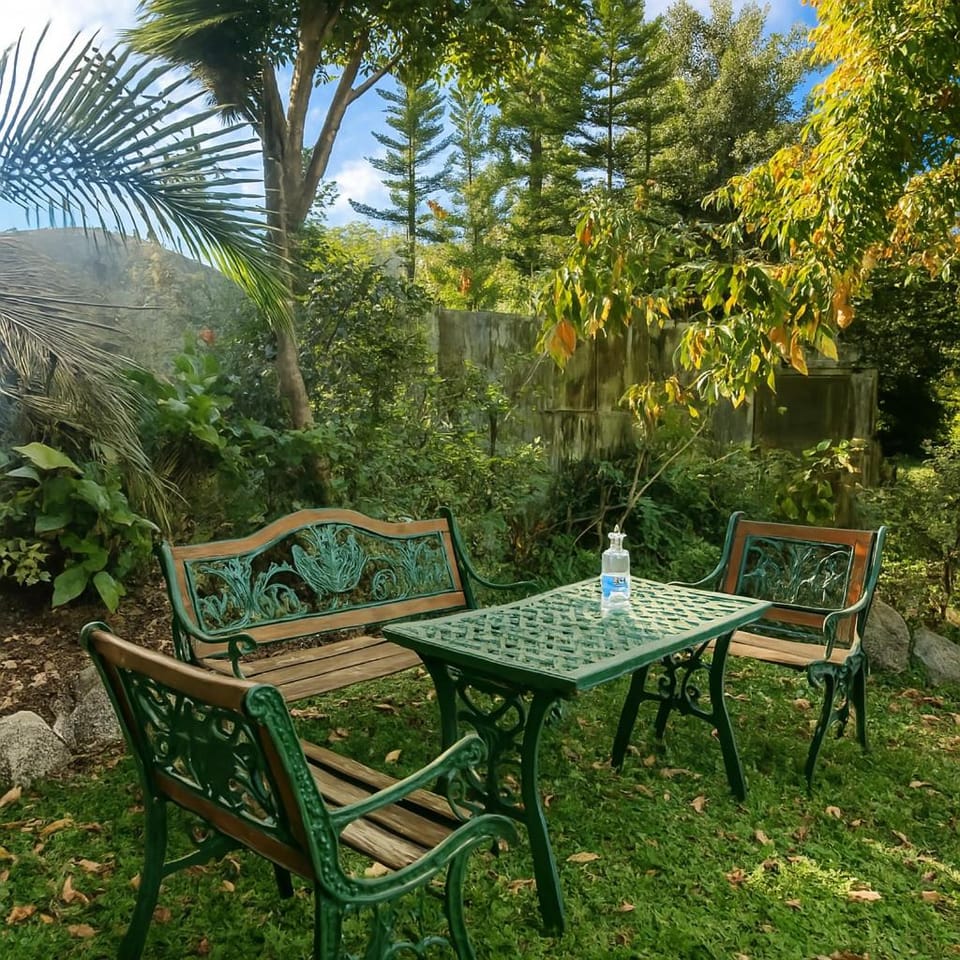Lovely Villa in Tagaytay w Pool, Billiards up to 20pax Apartment in Tagaytay