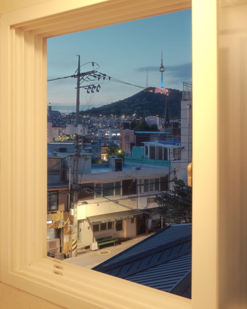 Property building, Nearby landmark, Off site, Natural landscape, View (from property/room), City view, Landmark view, Landmark view, Mountain view, Area and facilities, Quiet street view