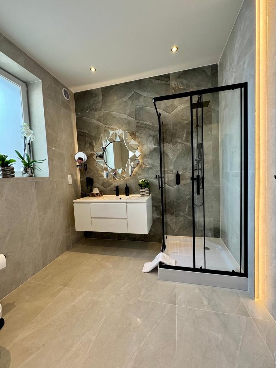 Shower, Bathroom