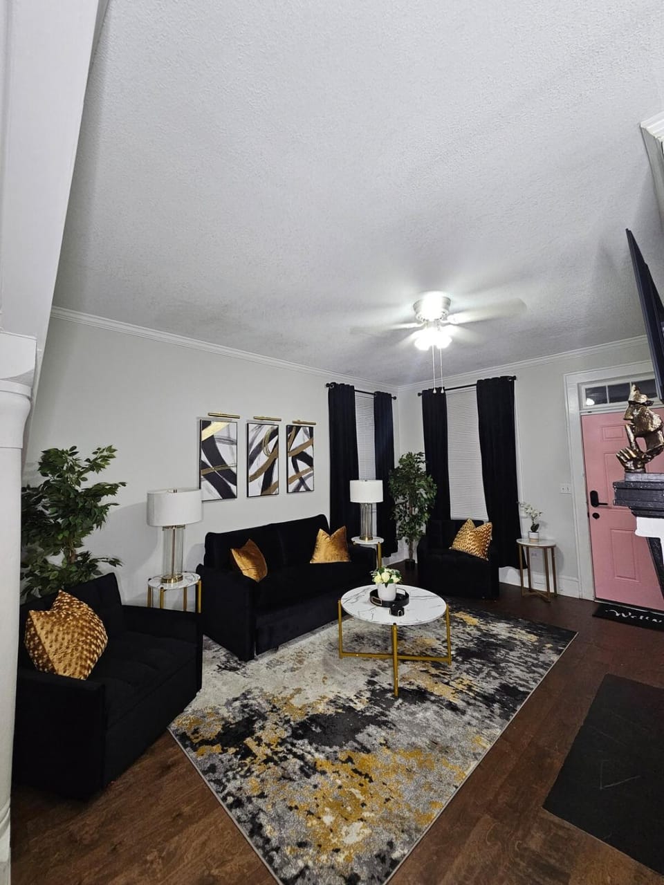 Communal lounge/ TV room, TV and multimedia, Living room, Seating area, fireplace