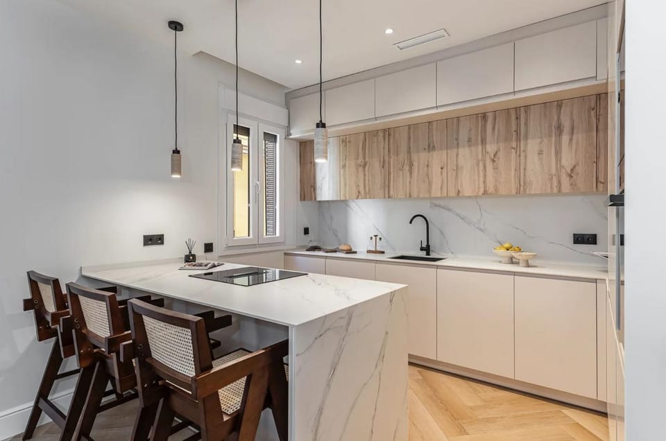 Kitchen or kitchenette, dishwasher